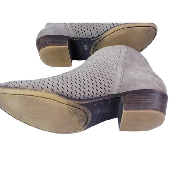 Lucky Brand Suede Perforated Ankle Booties 8.5M Western Everyday Wear Rustic - Picture 6 of 6
